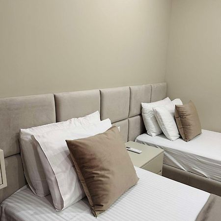Sea View Apartment Luxury Vlore Ngoại thất bức ảnh