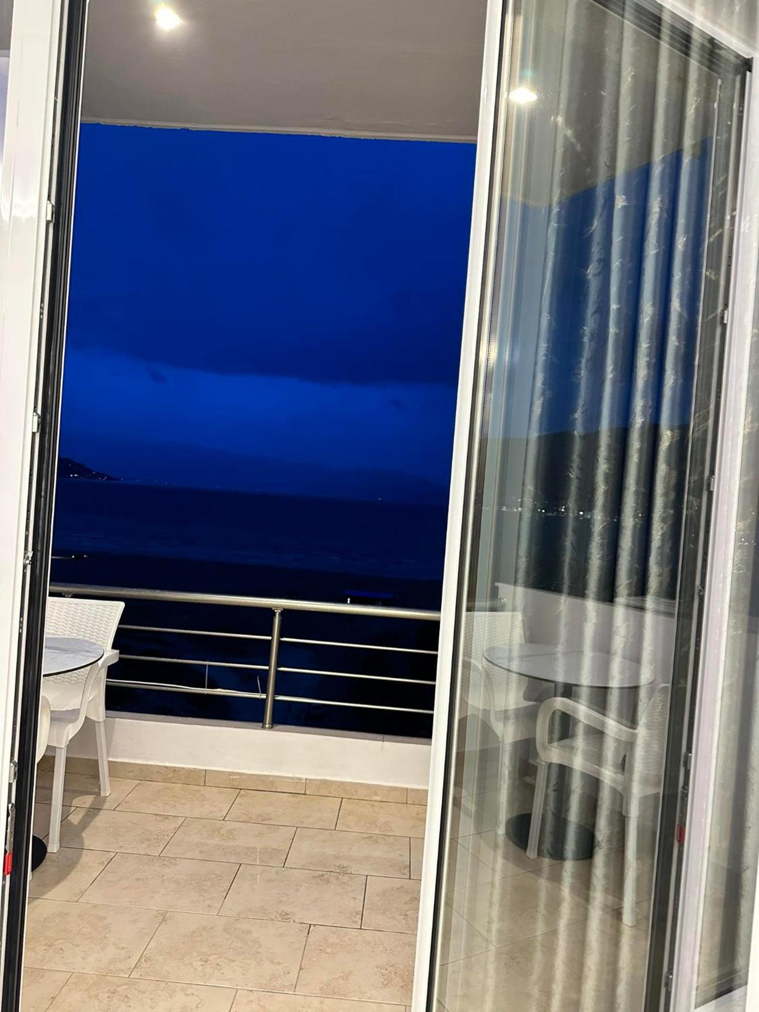 Sea View Apartment Luxury Vlore Ngoại thất bức ảnh