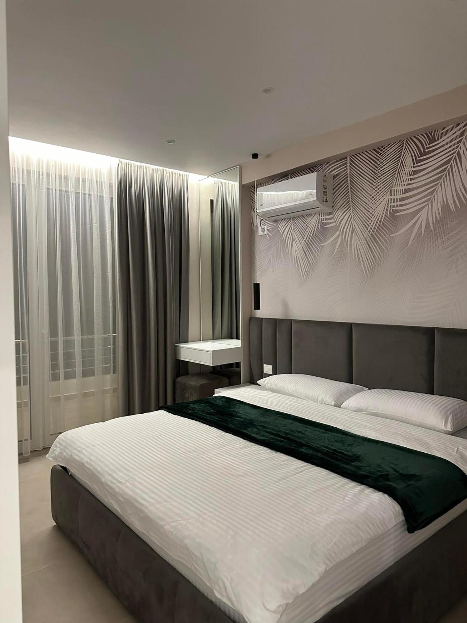 Sea View Apartment Luxury Vlore Ngoại thất bức ảnh