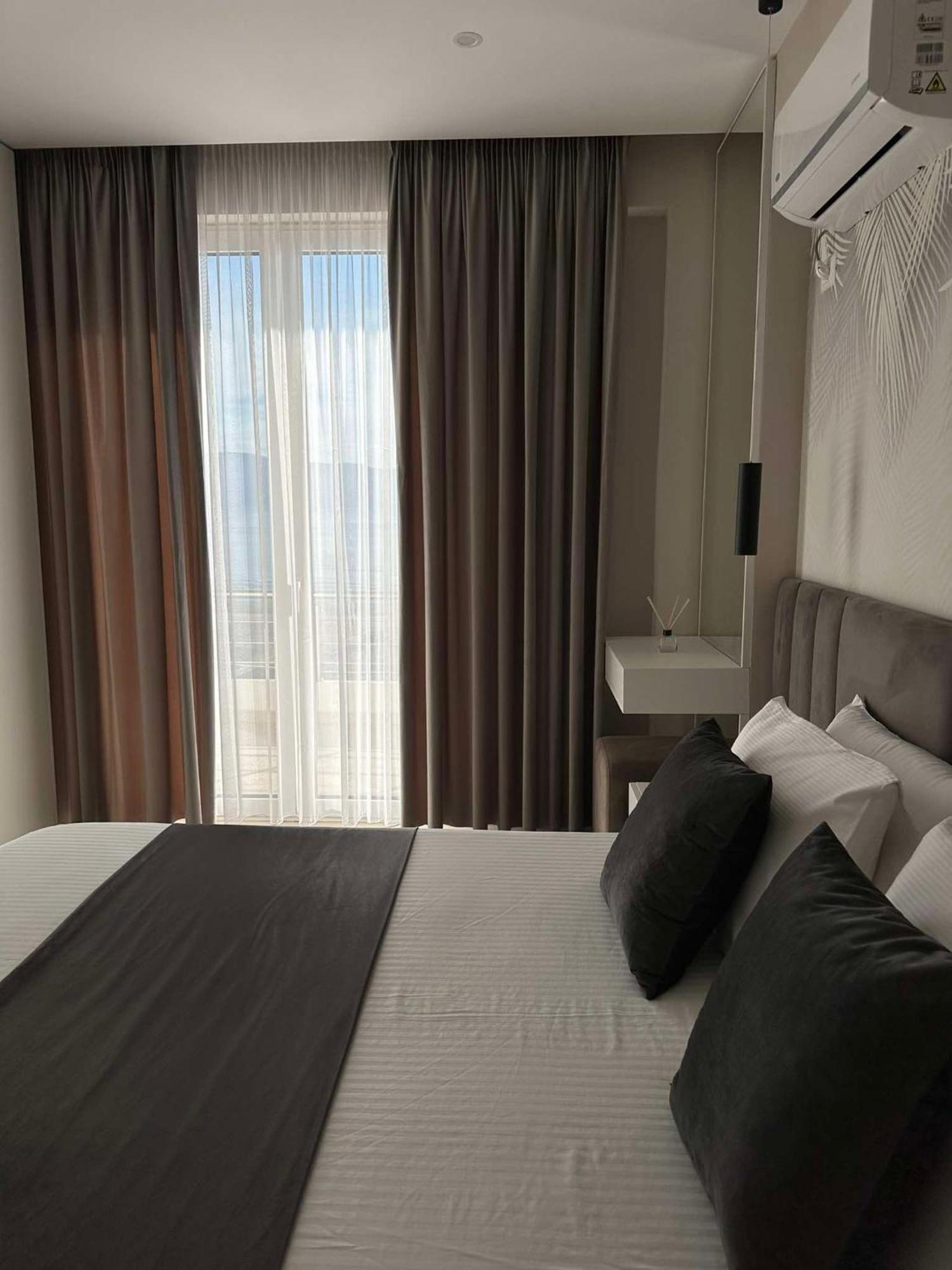 Sea View Apartment Luxury Vlore Ngoại thất bức ảnh