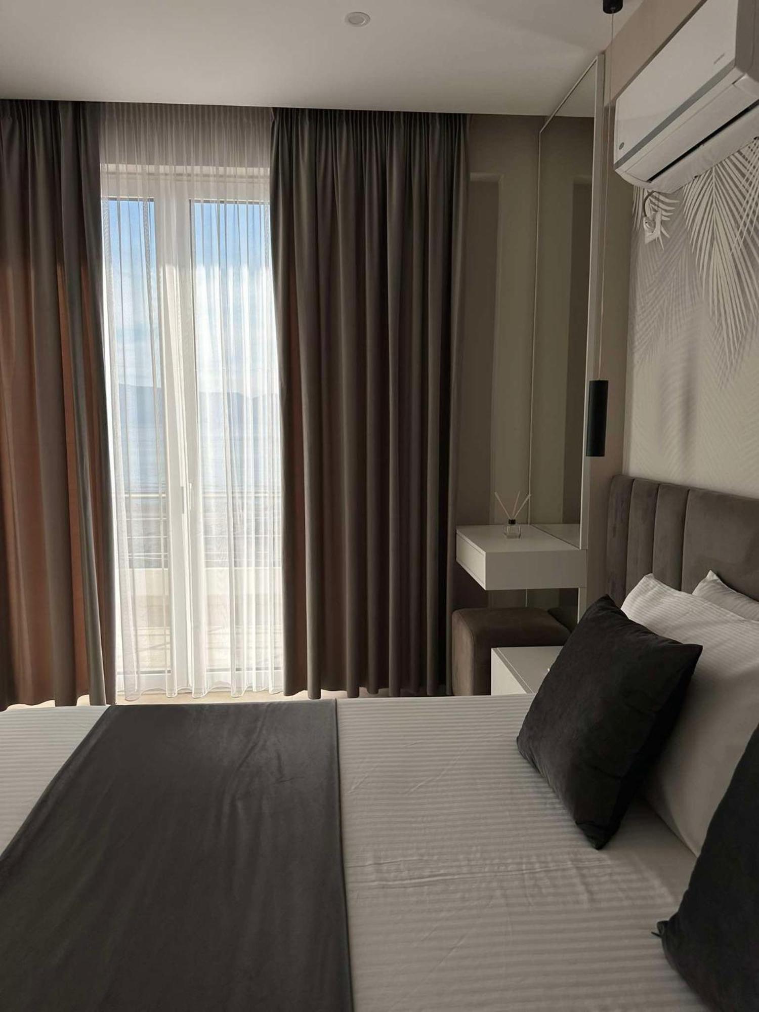 Sea View Apartment Luxury Vlore Ngoại thất bức ảnh
